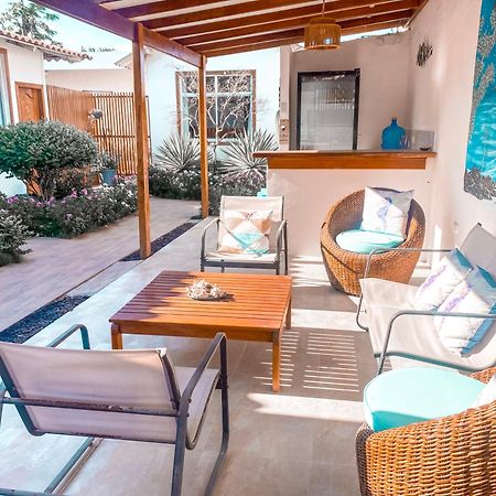 Hotel Coral Blanco With High Speed Internet Starlink And Galapagos Tour Operator Пуэрто-Вильямиль Экстерьер фото