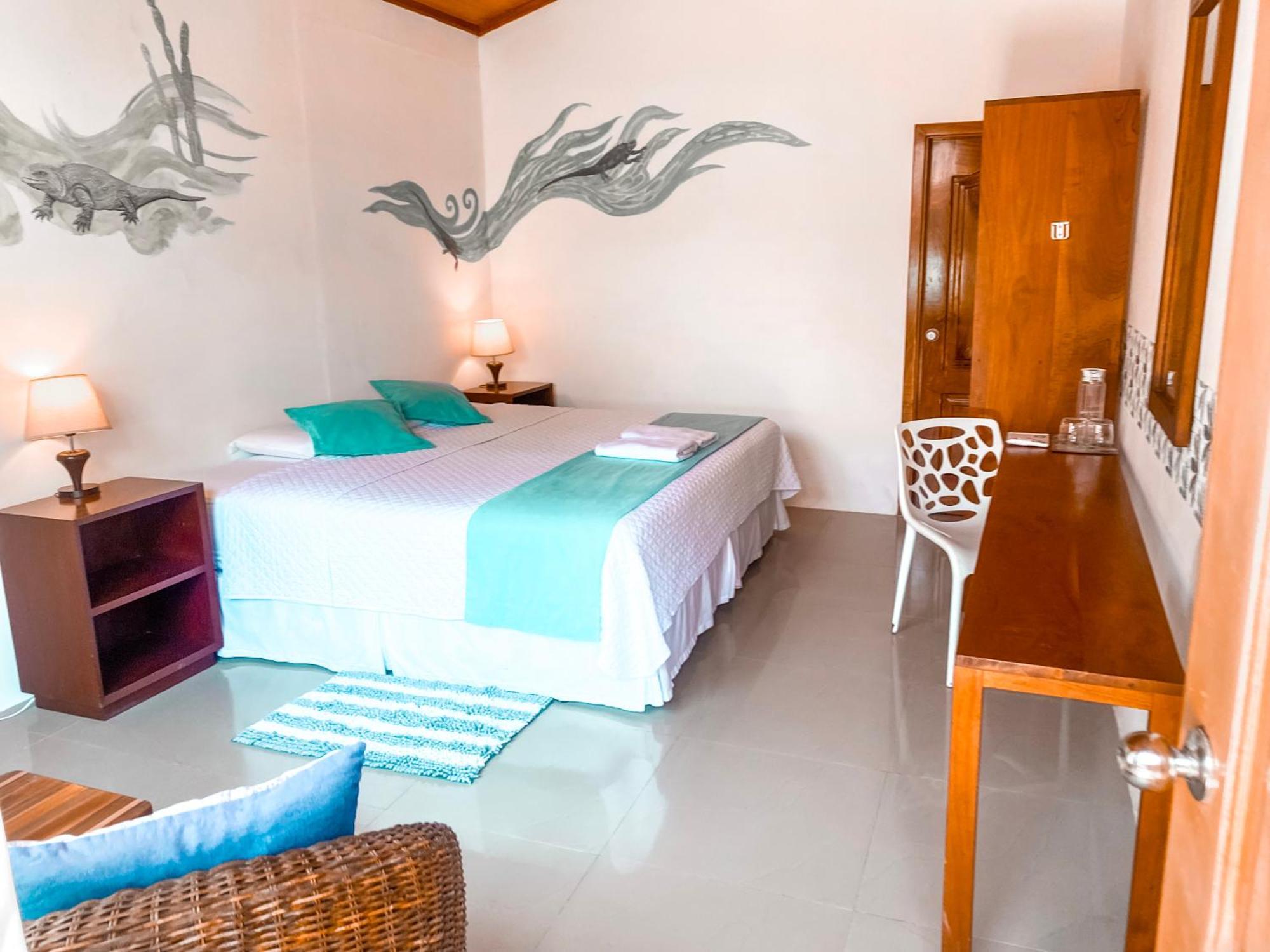 Hotel Coral Blanco With High Speed Internet Starlink And Galapagos Tour Operator Пуэрто-Вильямиль Экстерьер фото